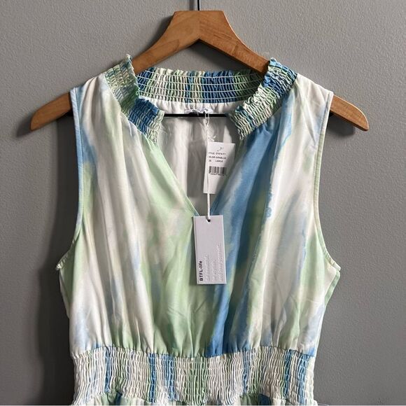 BTFL-Life Tie Dye Pleated Chiffon Dress Blue Green White NWT Size Large - Picture 4 of 13